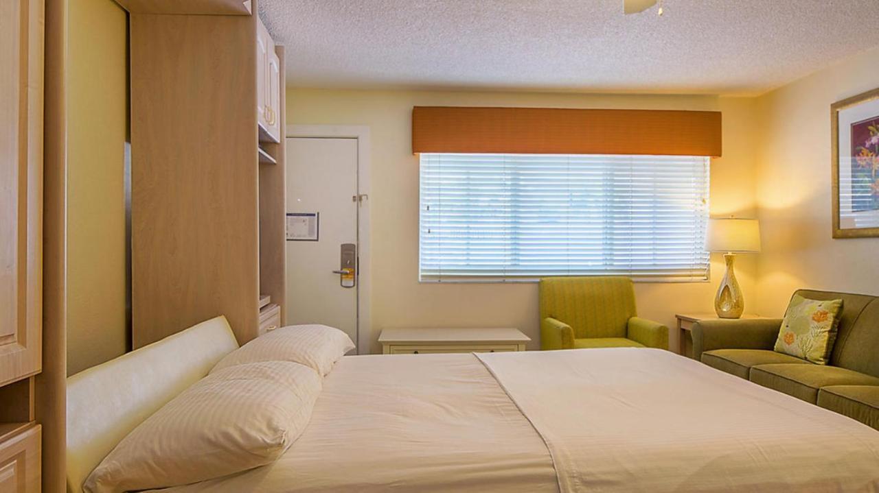 Resort Sixty-Six Holmes Beach Exteriör bild